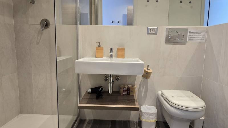 Home77-guesthouse-roma-bagno3